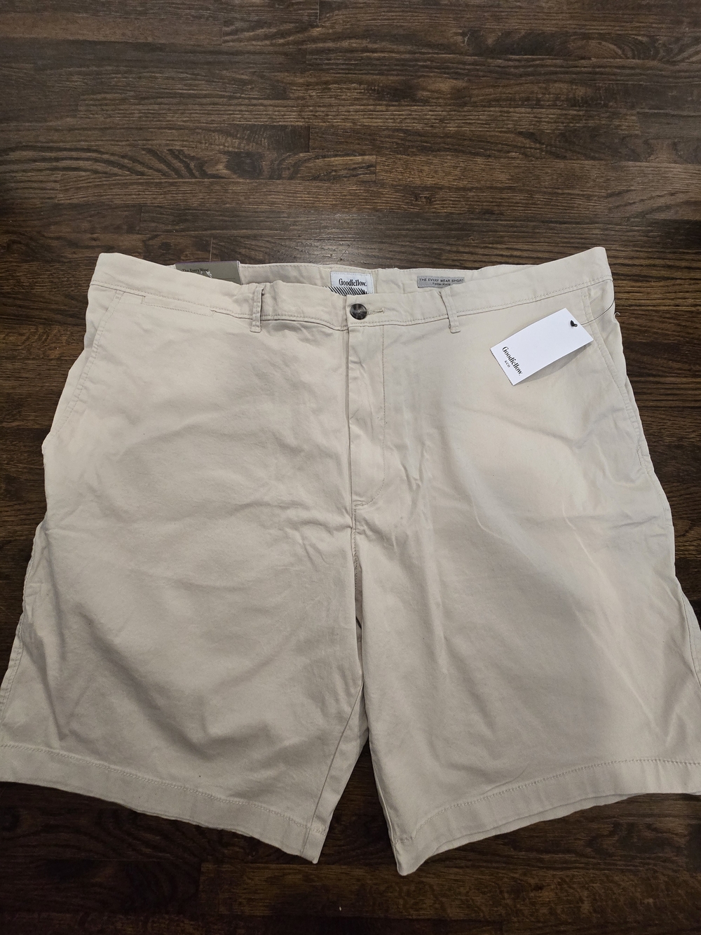 Goodfellow & Co Men’s Beige Flat-Front Chino Shorts